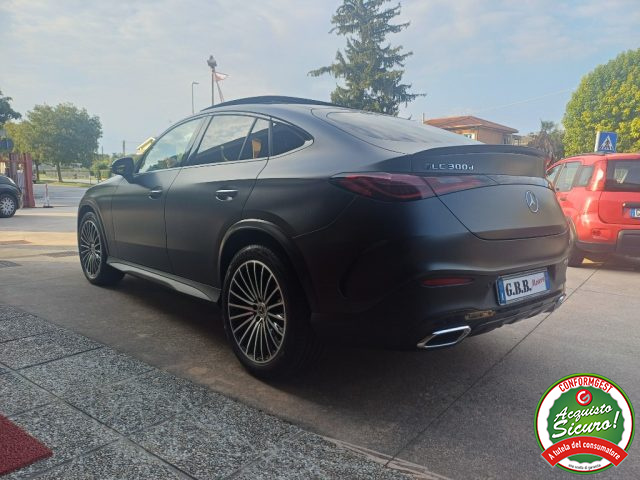 Mercedes-Benz GLC 300 de hybrid EQ 4Matic Coupé AMG Line Premium Plus - foto 3 di 4