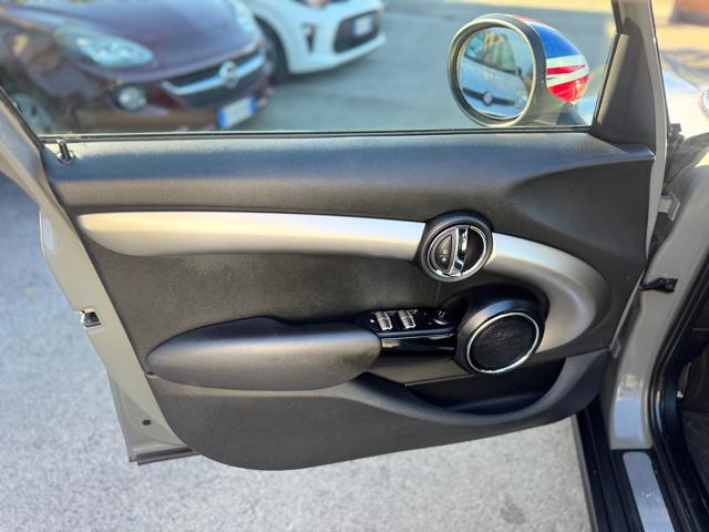 MINI One 1.5 One D Business XL 5 porte, del 2015, 190.000 km, in vendita a Qualiano (NA)