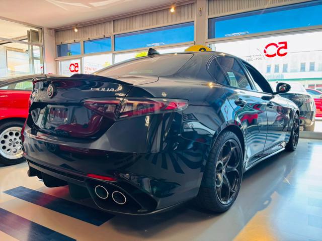 Alfa Romeo Giulia 2.9 V6 Bi-Turbo AT8 Quadrifoglio - foto 4 di 4
