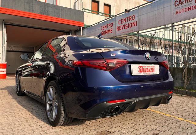 Alfa Romeo Giulia 2.2 Turbodiesel 210 CV AT8 AWD Q4 Veloce - foto 3 di 4