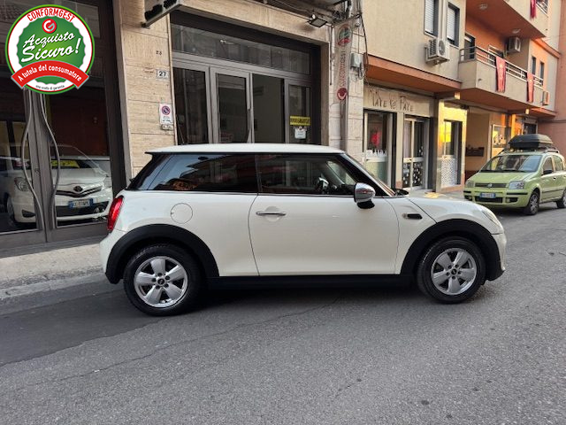 MINI One Cooper 1.5 One D - foto 2 di 4