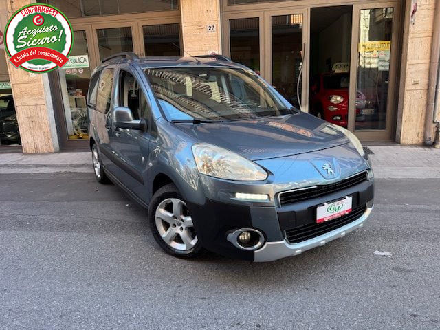 Peugeot Partner Tepee 1.6 HDi 115CV Family, del 2012, 185.000 km, in vendita a PATERNò (CT)