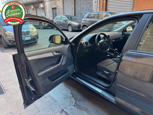 Audi A3 SPB 1.6 TDI 105 CV CR Attraction - foto 4 di 4