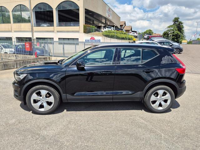 Volvo XC40 T2 Geartronic Momentum - foto 3 di 4
