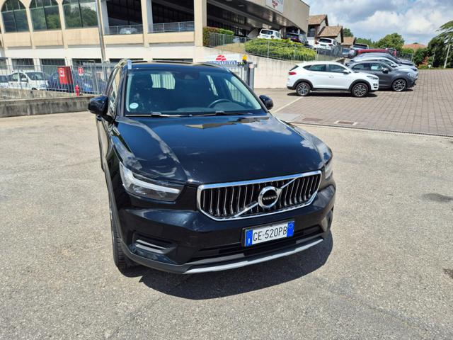 Volvo XC40 T2 Geartronic Momentum - foto 4 di 4