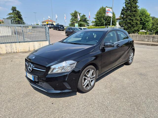 Mercedes-Benz A 180 d Automatic Sport - foto 2 di 4
