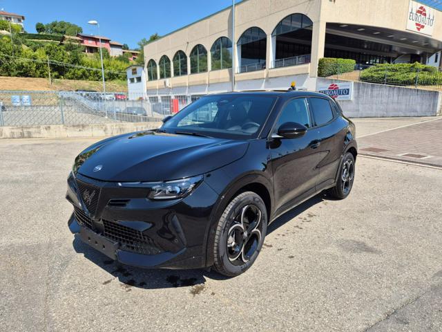Alfa Romeo Junior 1.2 ibrida Ti 145cv edct6 - foto 2 di 4