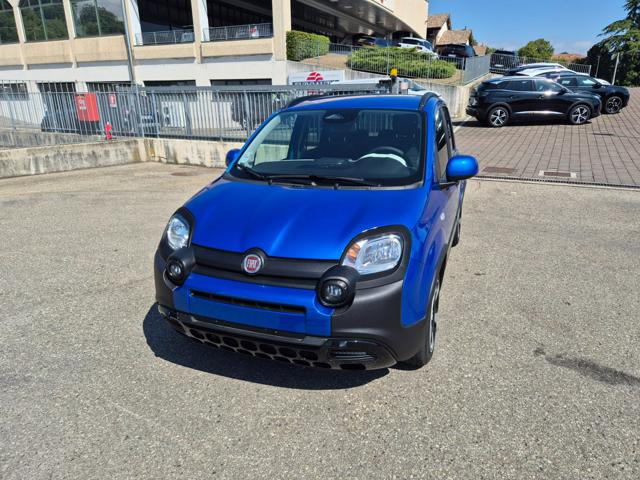 Fiat Pandina 1.0 FireFly 65 CV Hybrid Cross, del 2025, in vendita a Medesano (PR)