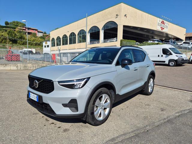 Volvo XC40 B3 automatico Essential - foto 2 di 4