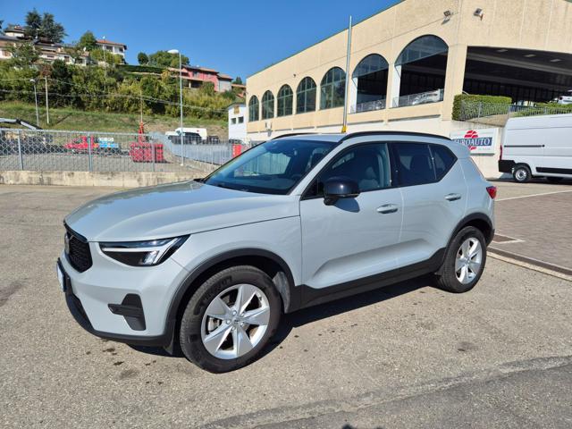 Volvo XC40 B3 automatico Essential - foto 3 di 4