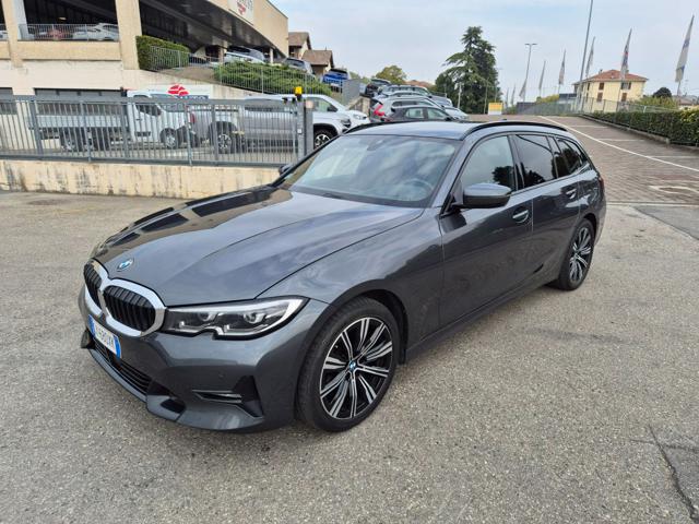 BMW 320 d 48V xDrive Touring Sport - foto 2 di 4