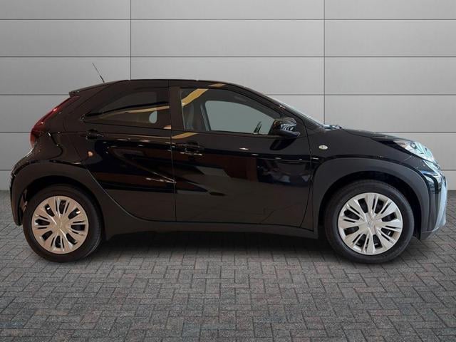 Toyota Aygo X 1.0 VVT-i 72 CV 5 porte Active - foto 3 di 4