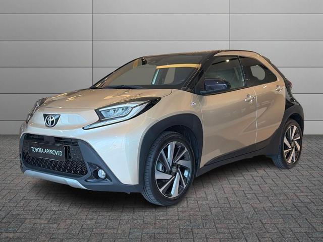 Toyota Aygo X 1.0 72 CV 5 porte Lounge, del 2022, 4.000 km, in vendita a Sassari (SS)
