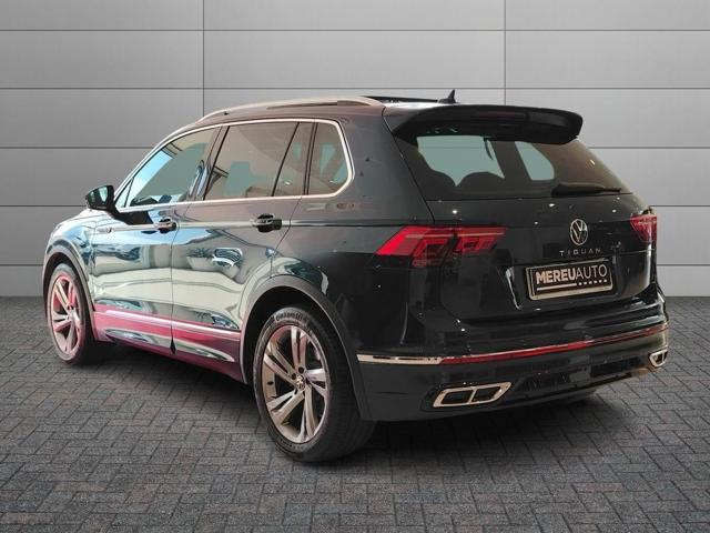 Volkswagen Tiguan 2.0 TDI 150 CV SCR DSG R-Line - foto 3 di 4