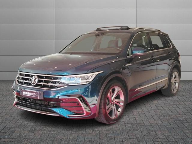 Volkswagen Tiguan 2.0 TDI 150 CV SCR DSG R-Line, del 2021, 136.000 km, in vendita a Sassari (SS)
