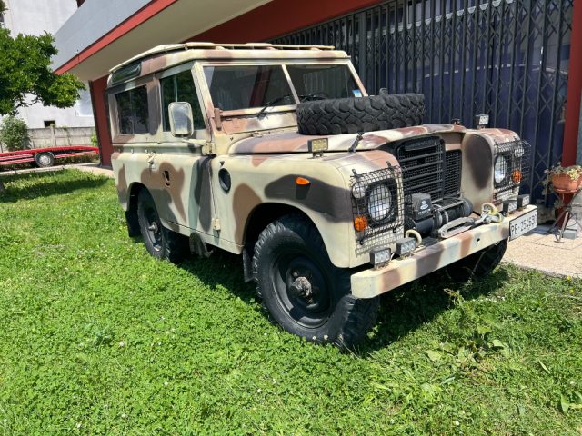 Land Rover Series III 88 diesel Overdrive usato a VENEZIA