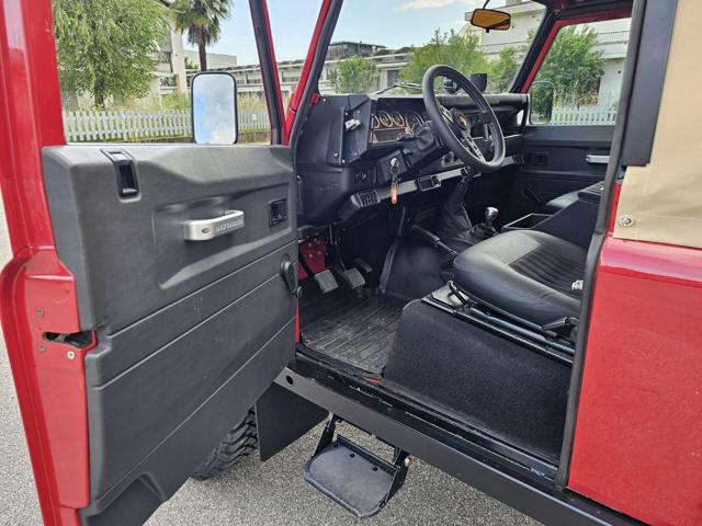Land Rover Defender 110 2.5 Tdi cat S.W. County usato a VENEZIA