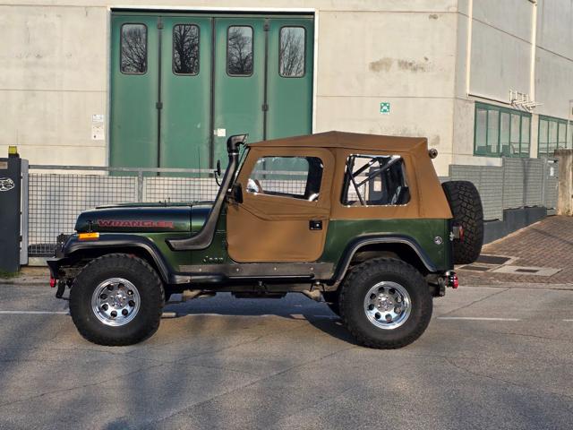 Jeep Wrangler 4.0 cat Hardtop Limited - foto 2 di 4