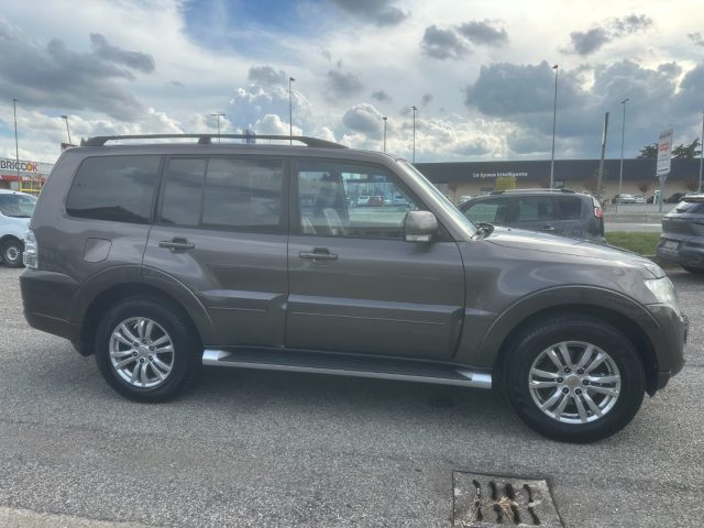 Mitsubishi Pajero 3.2 DI-D 16V aut. 5p. Instyle DPF - foto 4 di 15