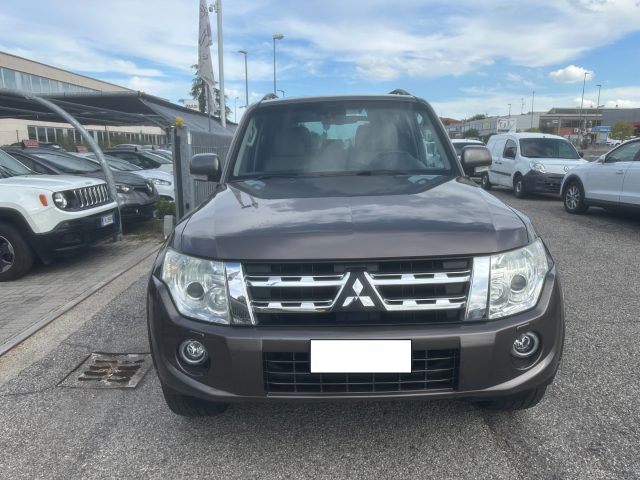 Mitsubishi Pajero 3.2 DI-D 16V aut. 5p. Instyle DPF - foto 2 di 15
