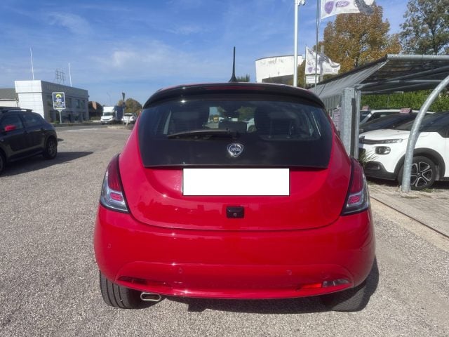 Lancia Ypsilon Platino 1.0 Hybrid FireFly 5 porte S&S - foto 4 di 4