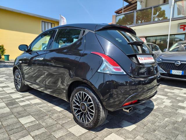 Lancia Ypsilon 1.0 FireFly 5 porte S&S Hybrid Platino - foto 4 di 4