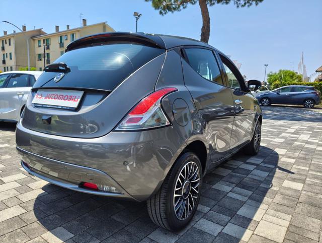 Lancia Ypsilon 1.0 FireFly 5 porte S&S Hybrid Platino - foto 4 di 4