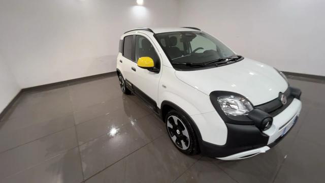Fiat Pandina 1.0 Cross FireFly S&S 70cv Hybrid - foto 2 di 4