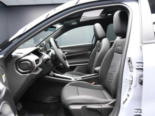 Jeep Avenger 1.2 Turbo e-hybrid 100CV Summit - foto 4 di 4