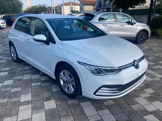 Volkswagen Golf 1.5 TGI 130CV DSG Life, del 2021, 41.000 km, in vendita a Mira (VE)