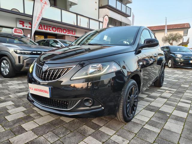 Lancia Ypsilon 1.0 70cv 5 porte Hybrid ORO usato a MIRA