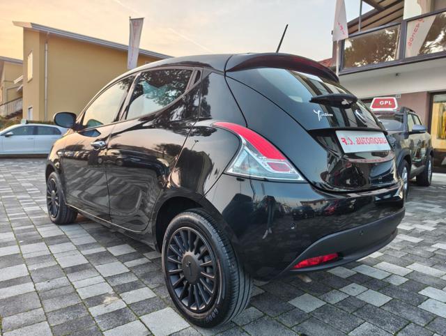 Lancia Ypsilon 1.0 70cv 5 porte Hybrid ORO - foto 4 di 4