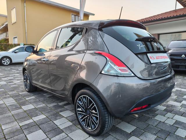 Lancia Ypsilon 1.0 70cv 5 porte Hybrid ORO - foto 4 di 4