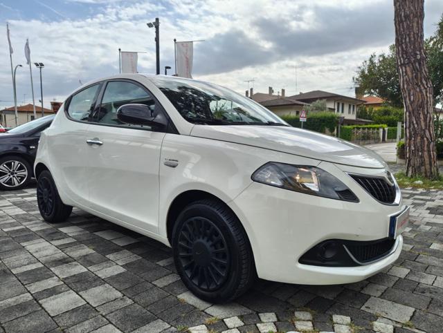 Lancia Ypsilon 1.2 69 CV 5 porte GPL Ecochic Gold - foto 2 di 13