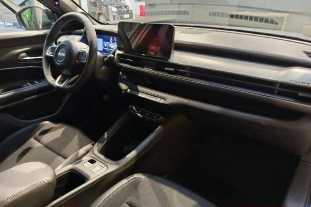 Jeep Avenger 1.2 Turbo e-hybrid 110CV BLACK EDITION - foto 4 di 10