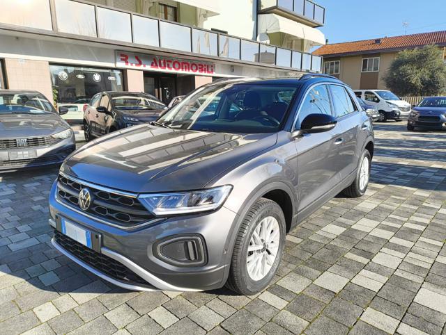 Volkswagen T-Roc 2.0 TDI SCR 150CV Life DSG, del 2024, 25.000 km, in vendita a Mira (VE)