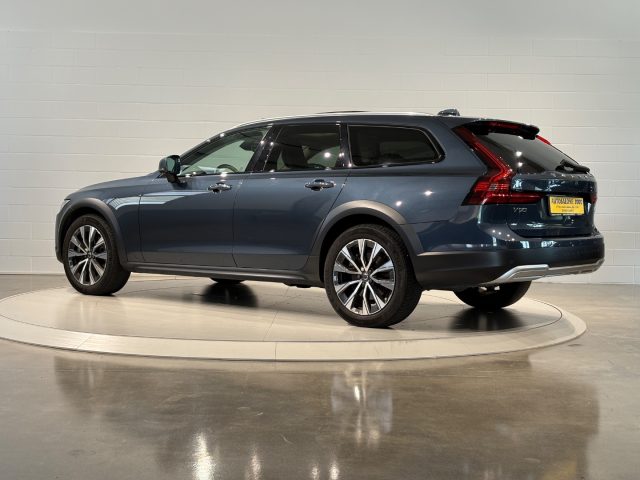 Volvo V90 Cross Country B4 2.0d AWD Plus Mild-Hybrid TETTO/PREZZO REALE - foto 3 di 4