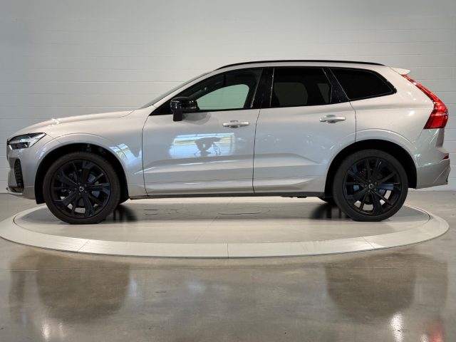 Volvo XC60 B4 d auto. AWD Geartronic R-design PREZZO REALE - foto 2 di 4