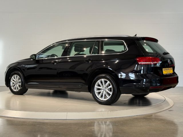 Volkswagen Passat Variant 1.6TDI Comfortline Business BlueMotion Technology - foto 3 di 4