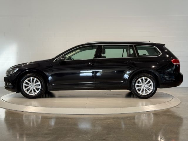 Volkswagen Passat Variant 1.6TDI Comfortline Business BlueMotion Technology - foto 2 di 4