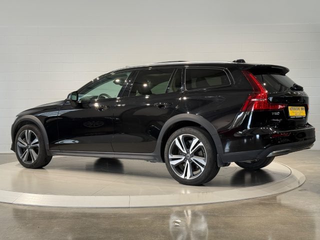 Volvo V60 Cross Country B5 AWD automatico Plus PREZZO REALE - foto 3 di 4