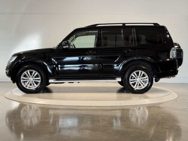 Mitsubishi Pajero 3.2 DI-D 16V aut. Instyle DPF 7 POSTI/TETTO - foto 2 di 4