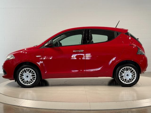 Lancia Ypsilon 0.9 TwinAir 85CV 16900 KM DFN Silver PREZZO REALE - foto 2 di 4