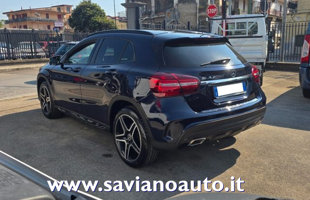 Mercedes-Benz GLA 200 d Automatic Premium " PACK NIGHT " - foto 4 di 4