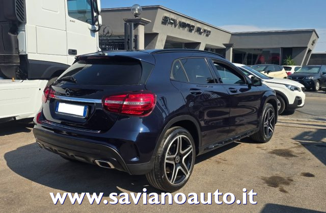 Mercedes-Benz GLA 200 d Automatic Premium " PACK NIGHT " - foto 3 di 4