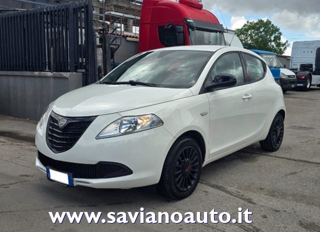 Lancia Ypsilon 1.2 69 CV 5 porte Elefantino usato a FRATTAMINORE
