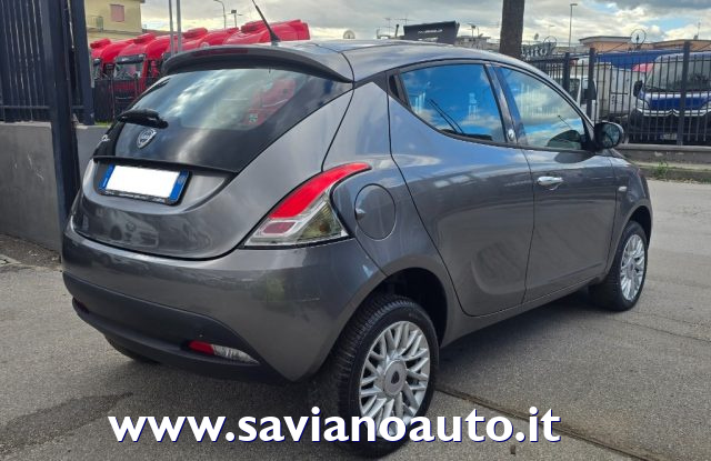 Lancia Ypsilon 0.9 TwinAir 85 CV 5 porte Metano Ecochic Gold - foto 3 di 4