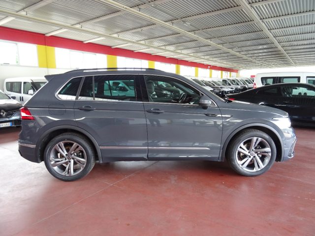 Volkswagen Tiguan 2.0 TDI 150 CV SCR DSG R-Line - foto 3 di 4