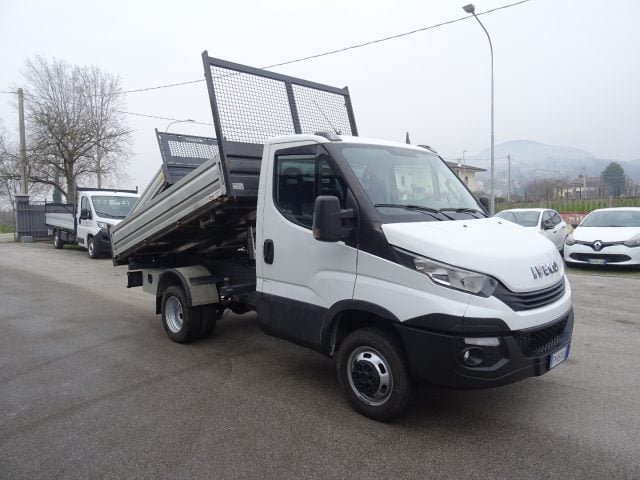 Iveco Daily 35C14H BTor 2.3 HPT Pc-RG RIBALTABILE 3.10, del 2019, 127.000 km, in vendita a Maser (TV)