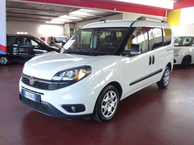 Fiat Doblo Doblò 1.6 MJT 120 CV S&S PC Combi N1 Lounge, del 2022, 86.000 km, in vendita a Maser (TV)